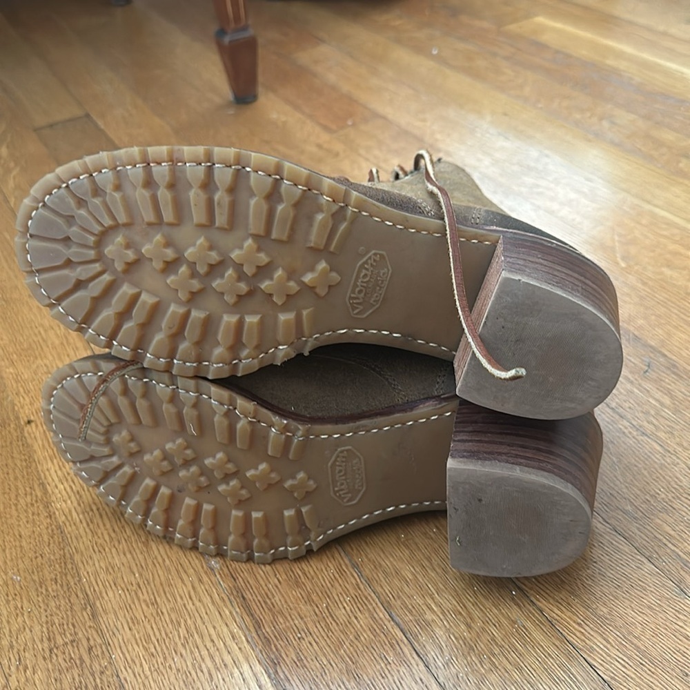 Frye - Picture 6 of 6